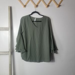 NWOT ZENANA OUTFITTERS WOMEN'S GREEN BLOUSE SIZE LARGE